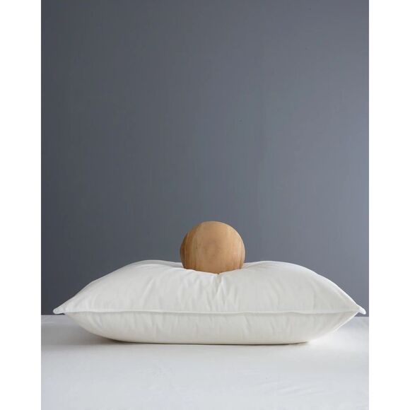 Quince Premium Down Alternative Pillow Medium/Firm NEW NWT - Picture 2 of 6